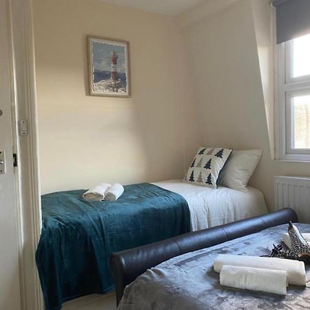 Lovely Private Rooms In Camden, Central Лондон Экстерьер фото