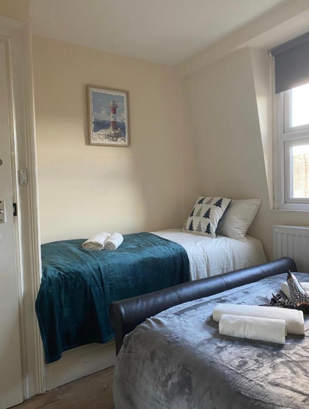 Lovely Private Rooms In Camden, Central Лондон Экстерьер фото