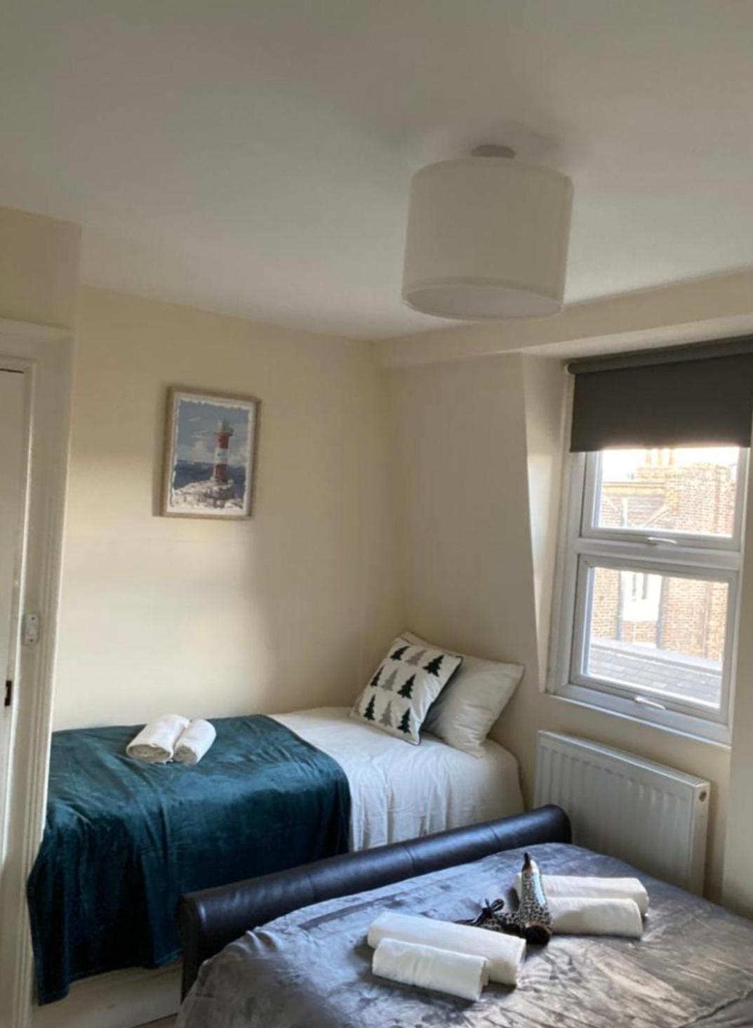 Lovely Private Rooms In Camden, Central Лондон Экстерьер фото
