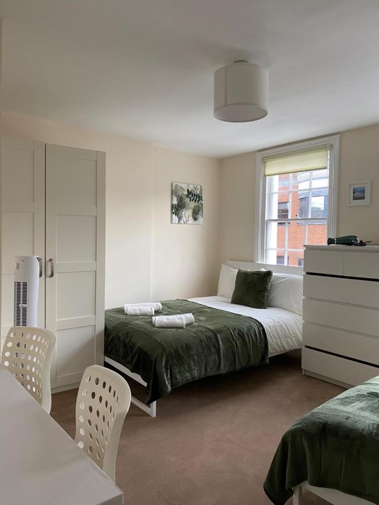 Lovely Private Rooms In Camden, Central Лондон Экстерьер фото